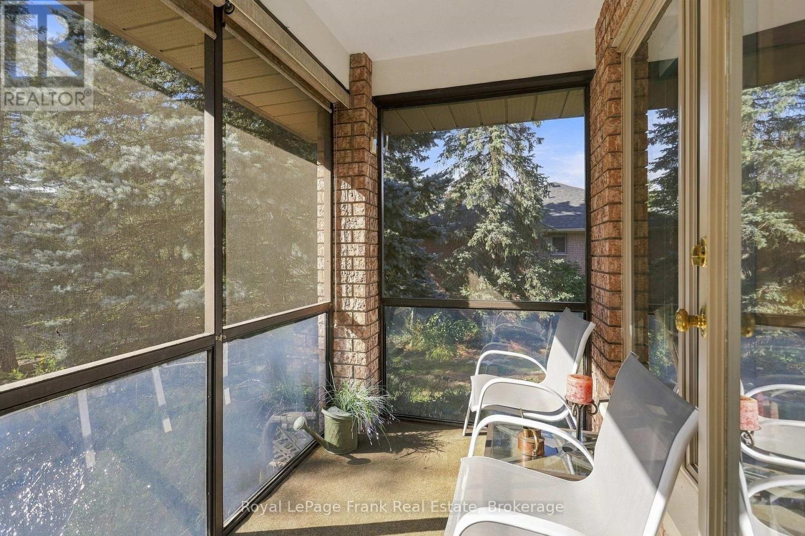 ENSUITE PRIVATE 3 SEASON SCREENED IN PORCH - 3 Ports Drive, Kawartha Lakes (Bobcaygeon), ON