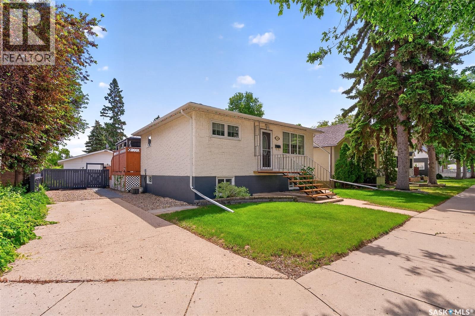 1225 Grafton Avenue, Moose Jaw, SK