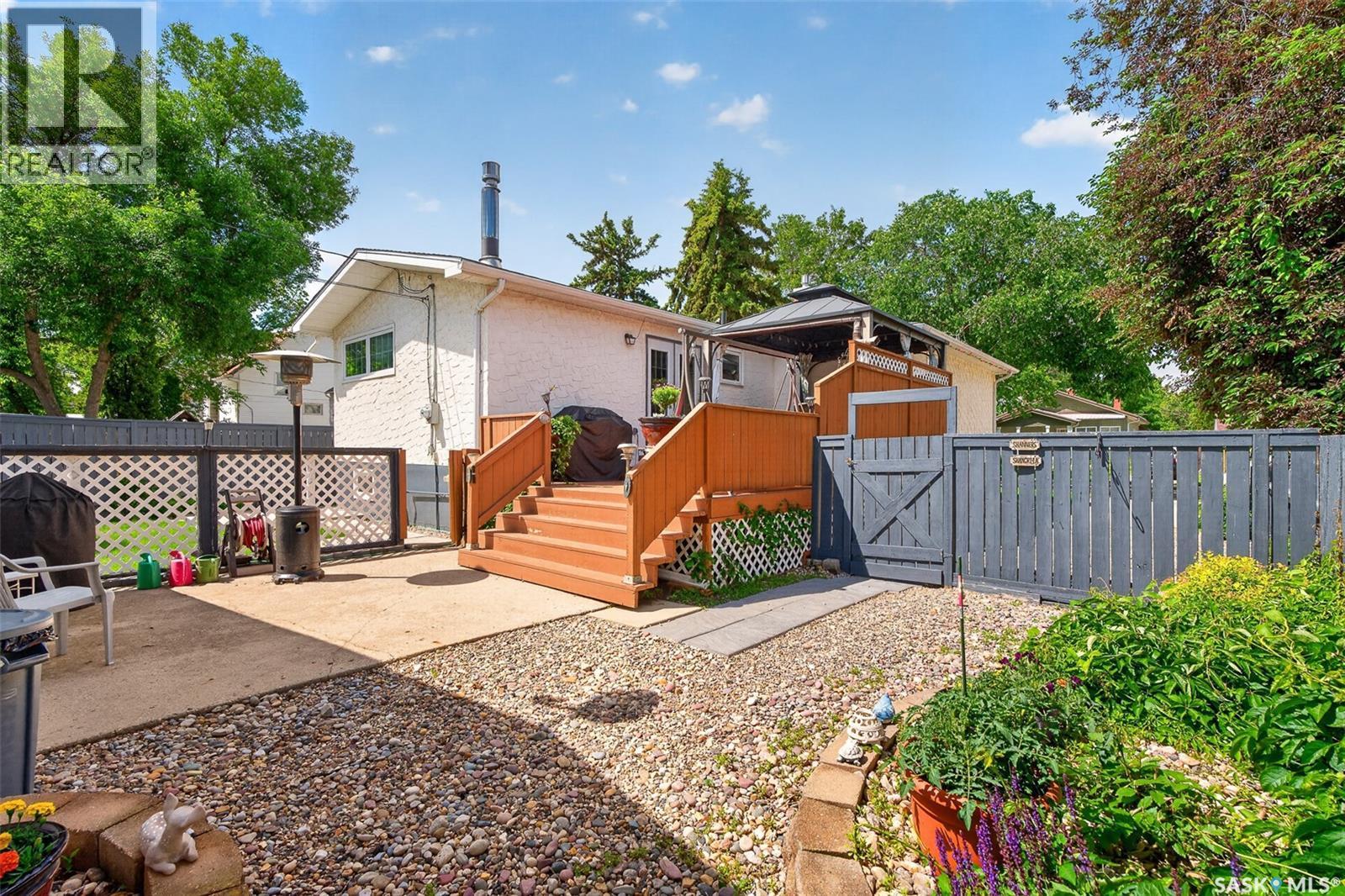 1225 Grafton Avenue, Moose Jaw, SK