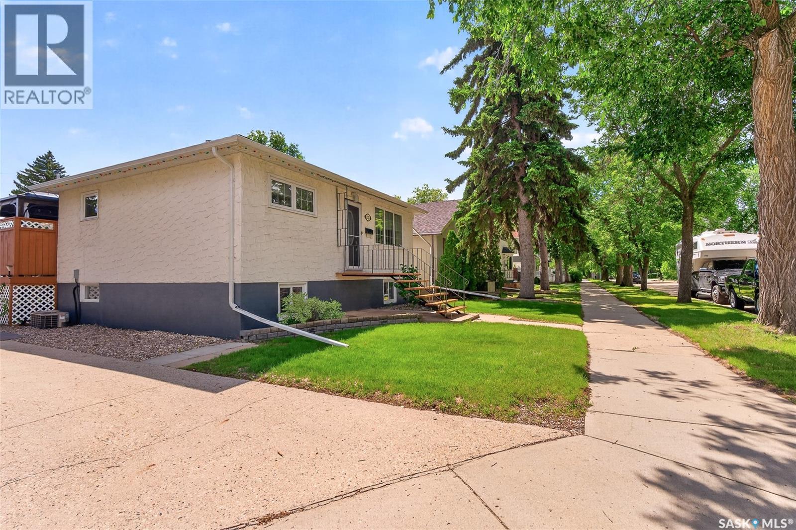 1225 Grafton Avenue, Moose Jaw, SK