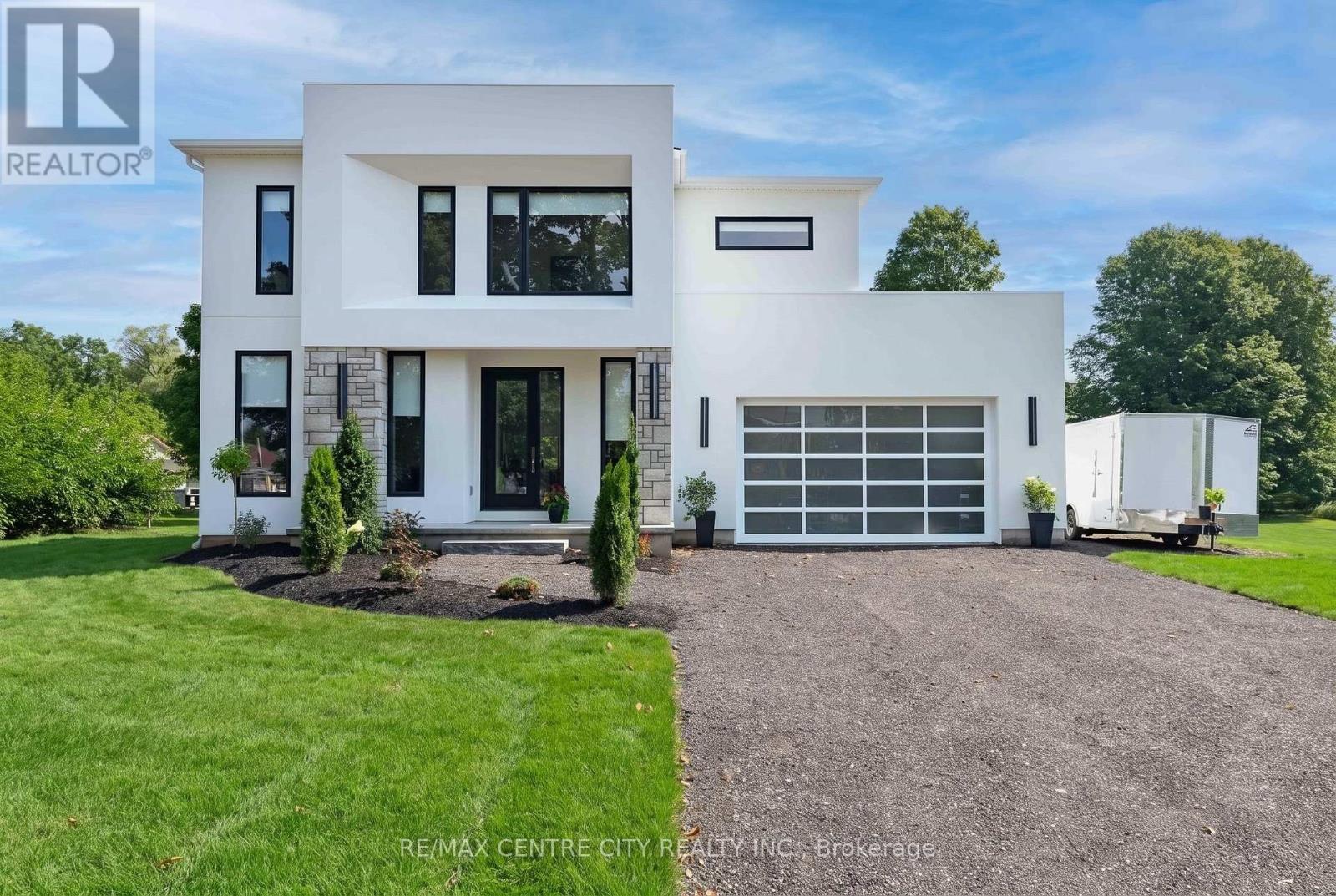 EXTRAORDINARY LIVING - 53900 Heritage Line, Bayham (Richmond), ON