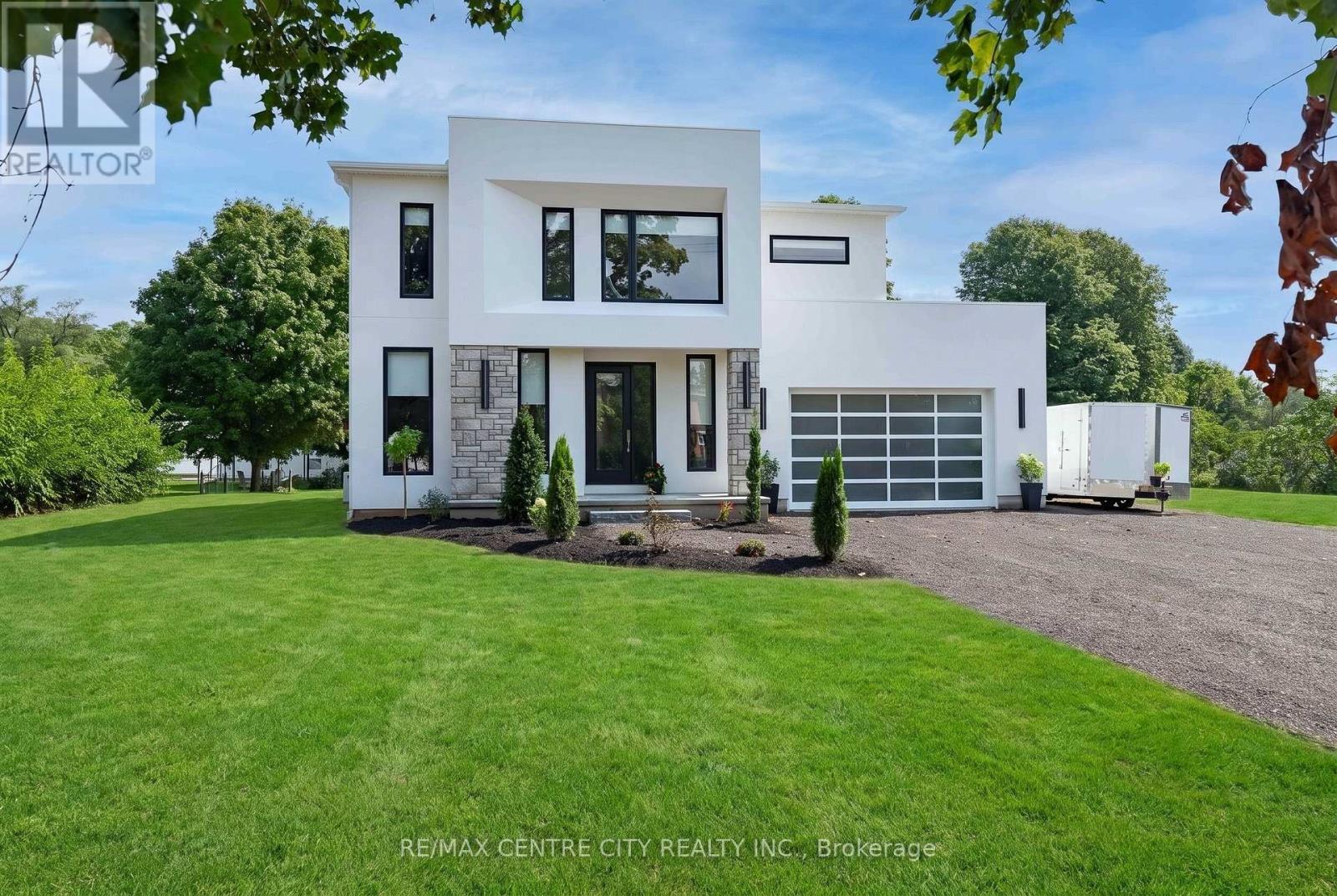 Modern Elegance - 53900 Heritage Line, Bayham (Richmond), ON