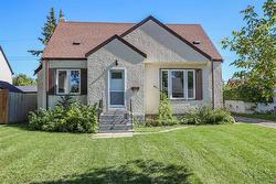 427 Truro Street Winnipeg, MB R3J 2A5