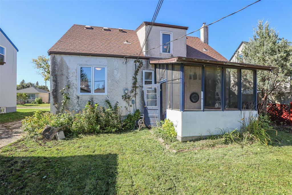 427 Truro Street, Winnipeg, MB