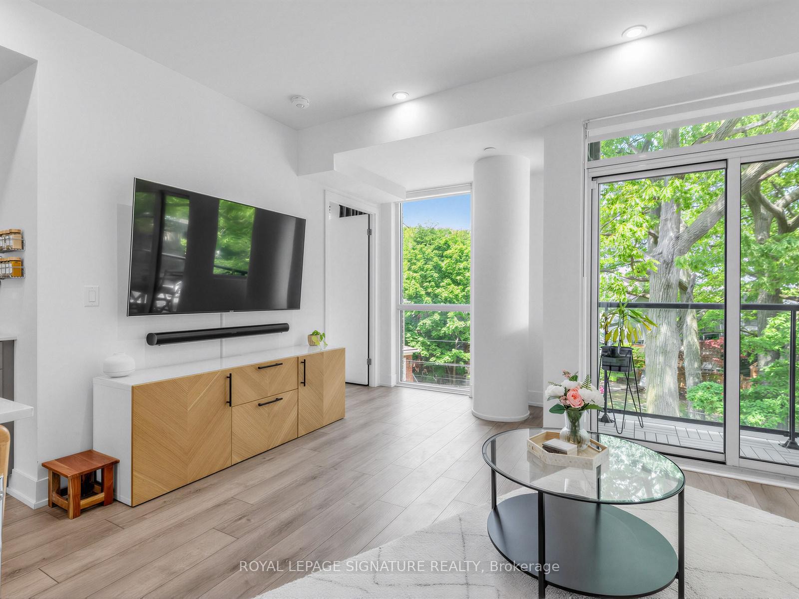 204-1316 Kingston Road, Toronto, ON