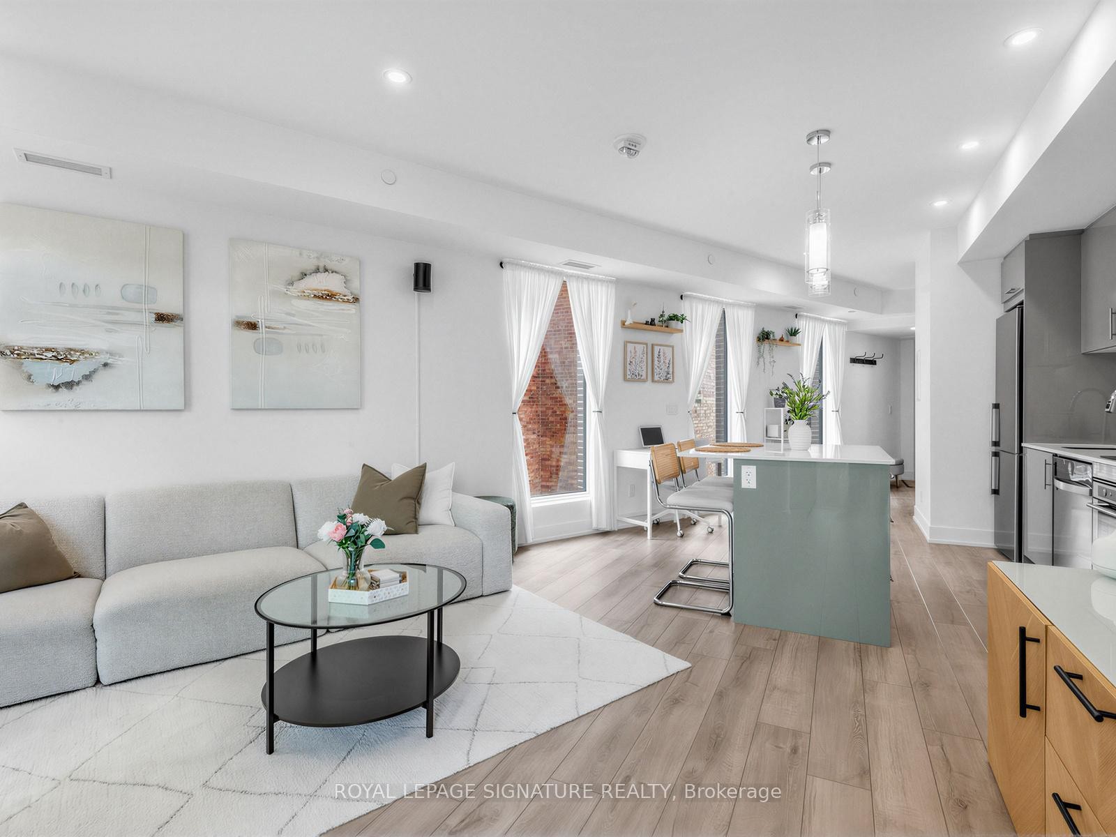 204-1316 Kingston Road, Toronto, ON