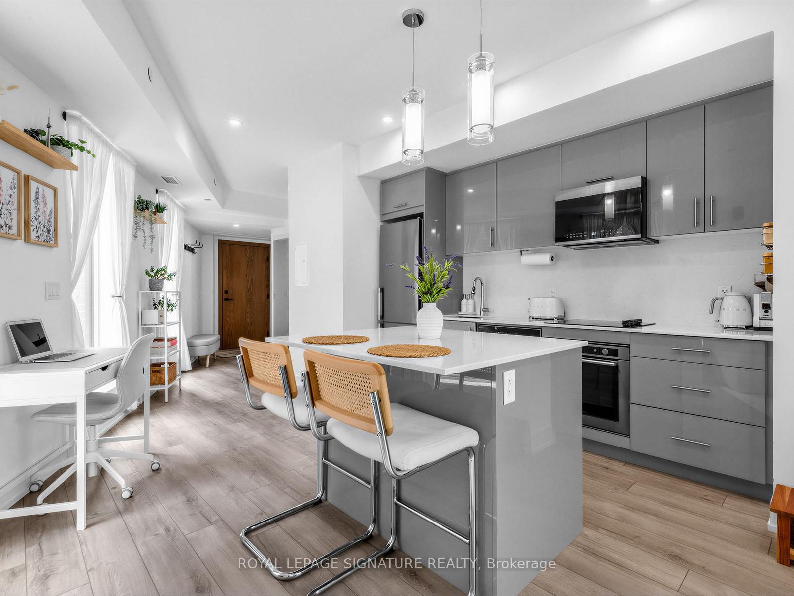 204-1316 Kingston Road, Toronto, ON
