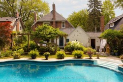 30 Kelsonia Avenue Toronto, ON M1M 1B3