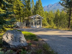 4906 LYNX Drive Radium Hot Springs, BC V0A 1M0