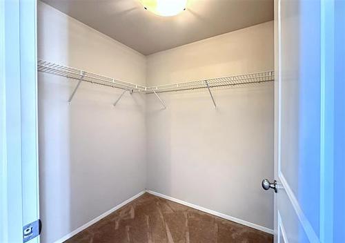 18 Sablewood Rd, Winnipeg, MB 