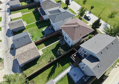 18 Sablewood Rd, Winnipeg, MB 