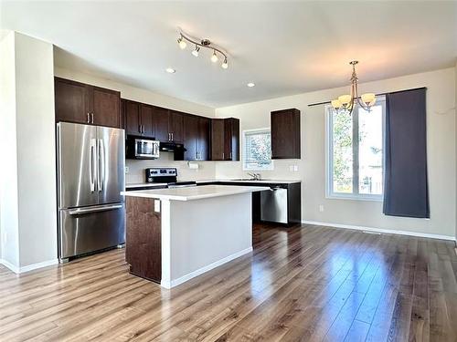 18 Sablewood Rd, Winnipeg, MB 