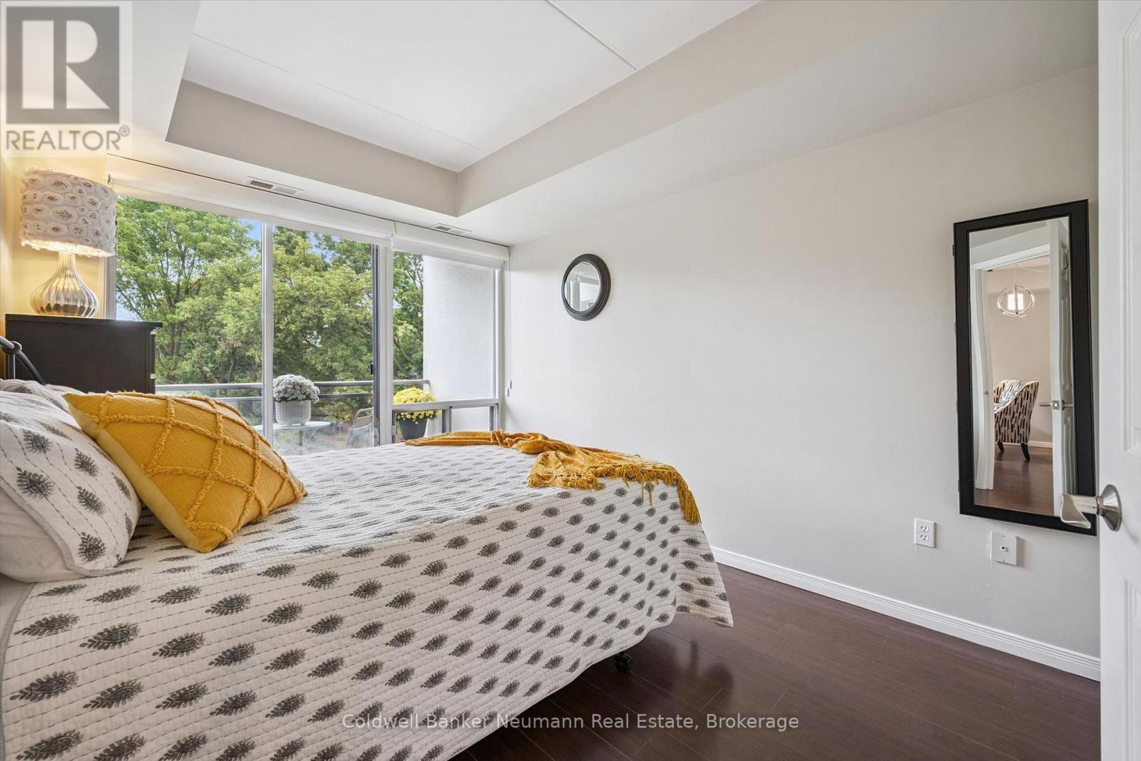 314 - 105 Bagot Street, Guelph (Junction/Onward Willow), ON