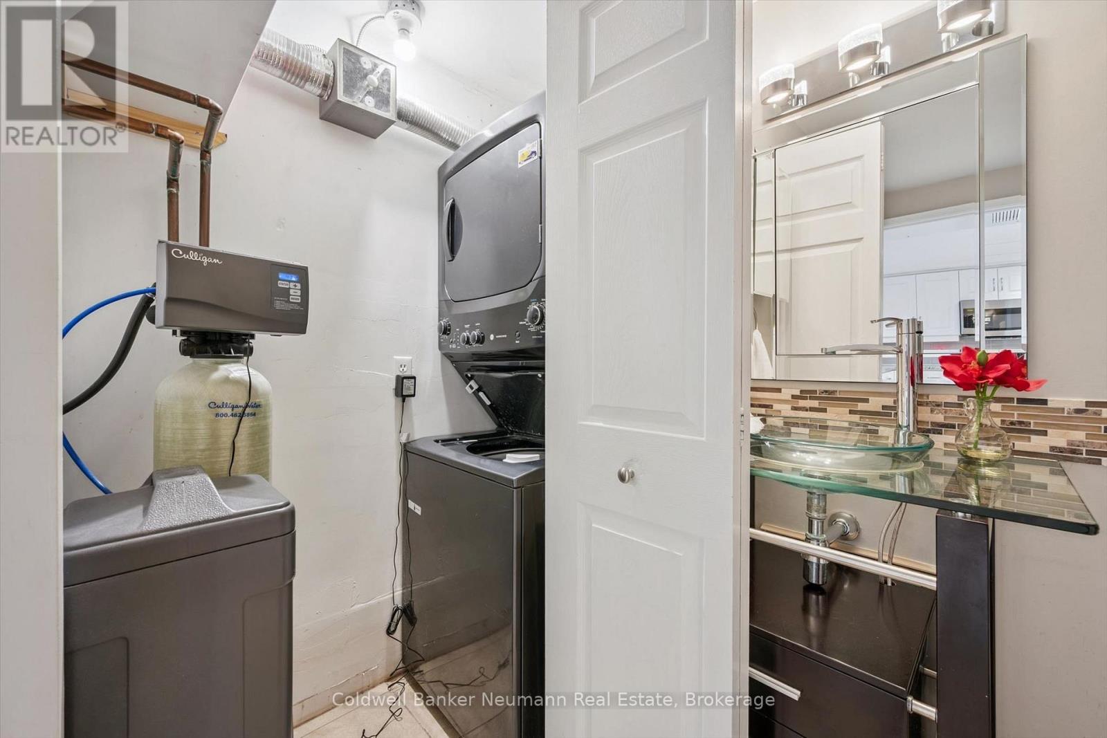 314 - 105 Bagot Street, Guelph (Junction/Onward Willow), ON