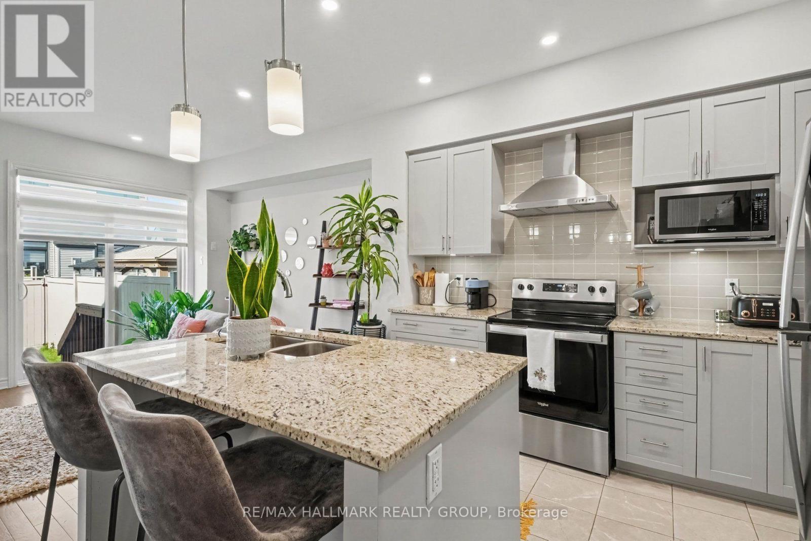 756 Cairn Crescent, Ottawa, ON