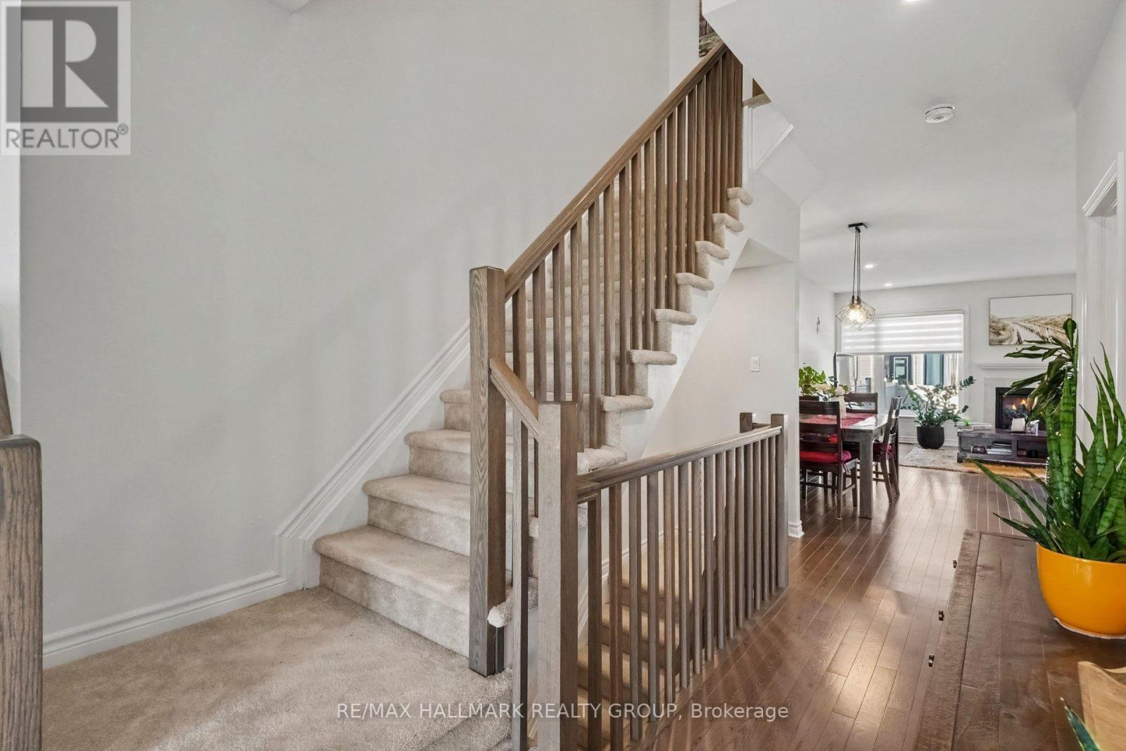756 Cairn Crescent, Ottawa, ON