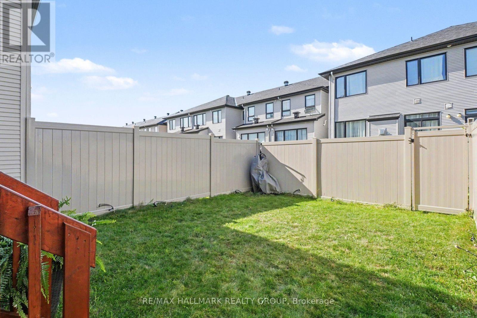 756 Cairn Crescent, Ottawa, ON