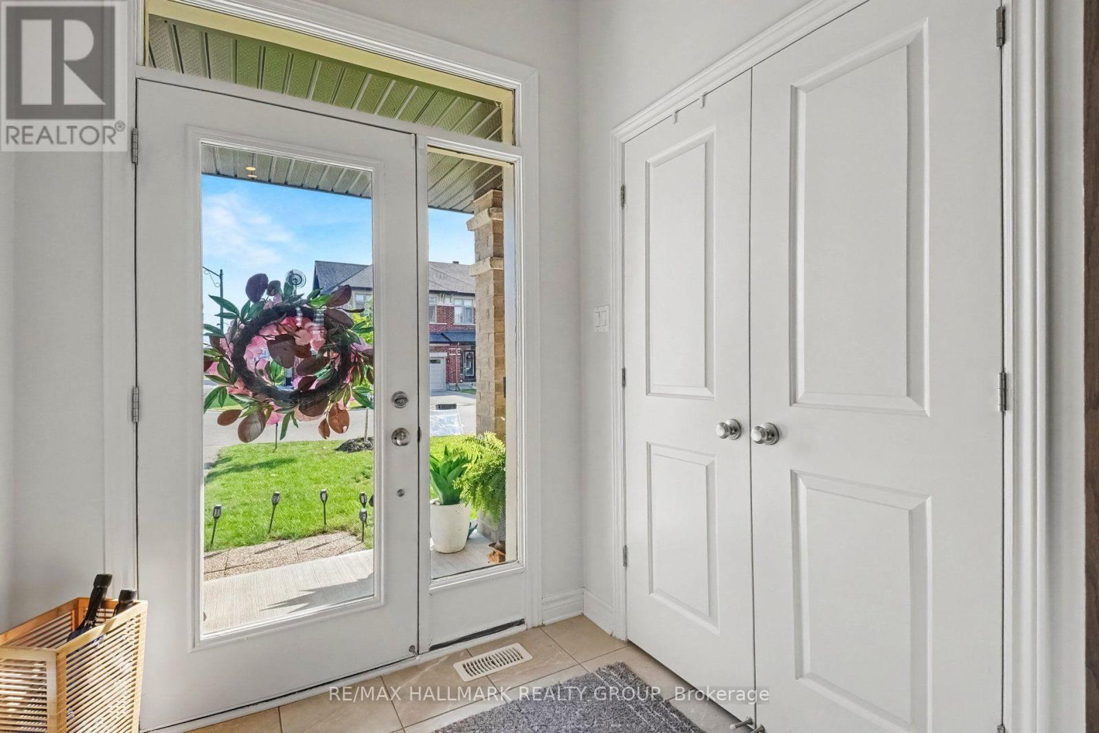 756 Cairn Crescent, Ottawa, ON