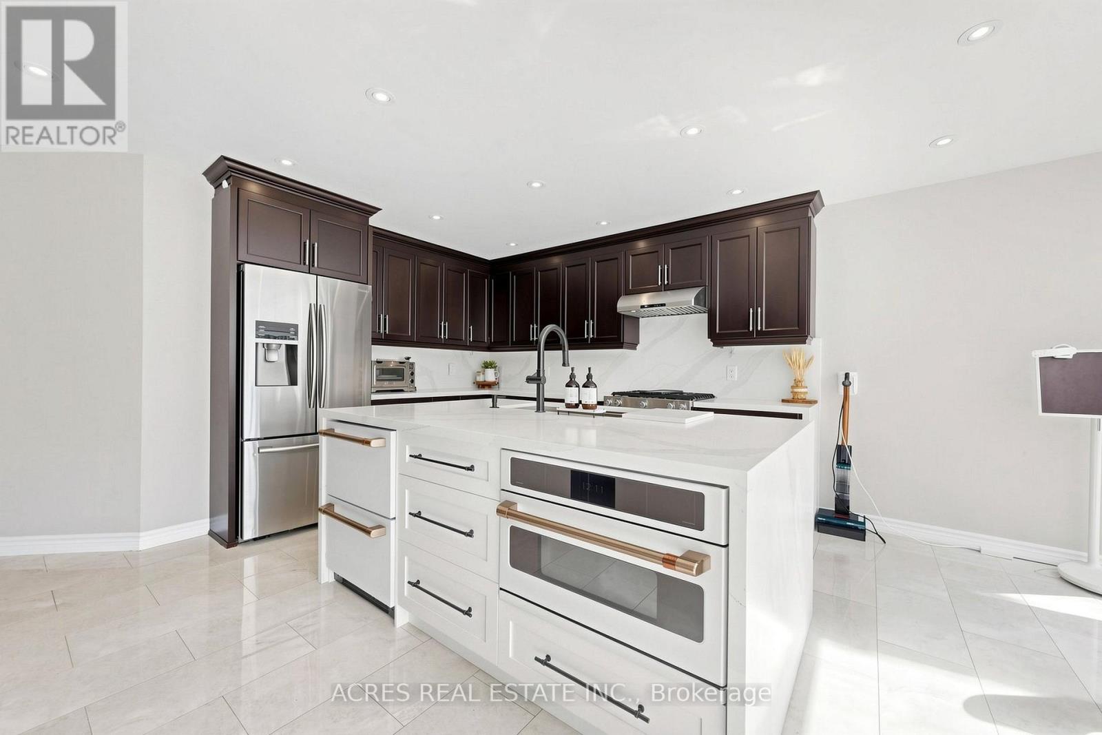 30 Casper Crescent, Brampton, ON