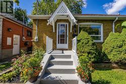 28 THORA AVENUE Toronto, ON M1L 2P9