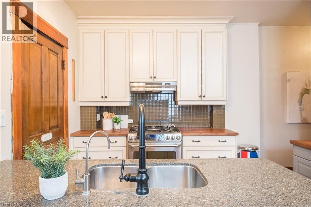 207 Waterloo Street N, Cambridge, ON