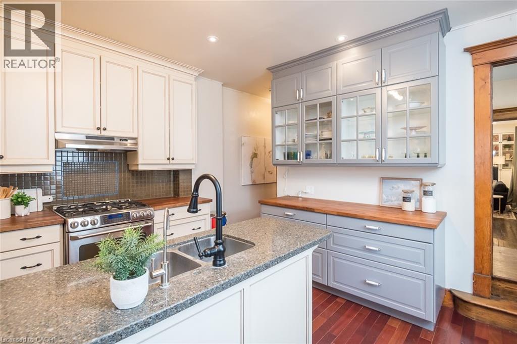 207 Waterloo Street N, Cambridge, ON