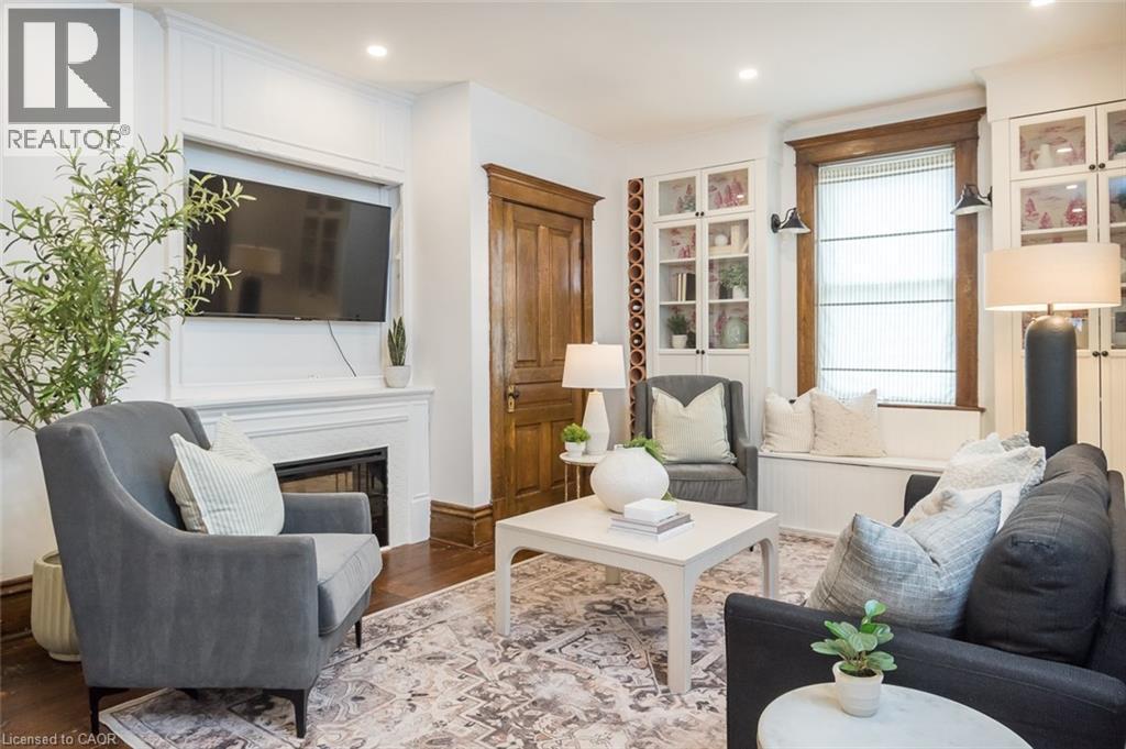 207 Waterloo Street N, Cambridge, ON