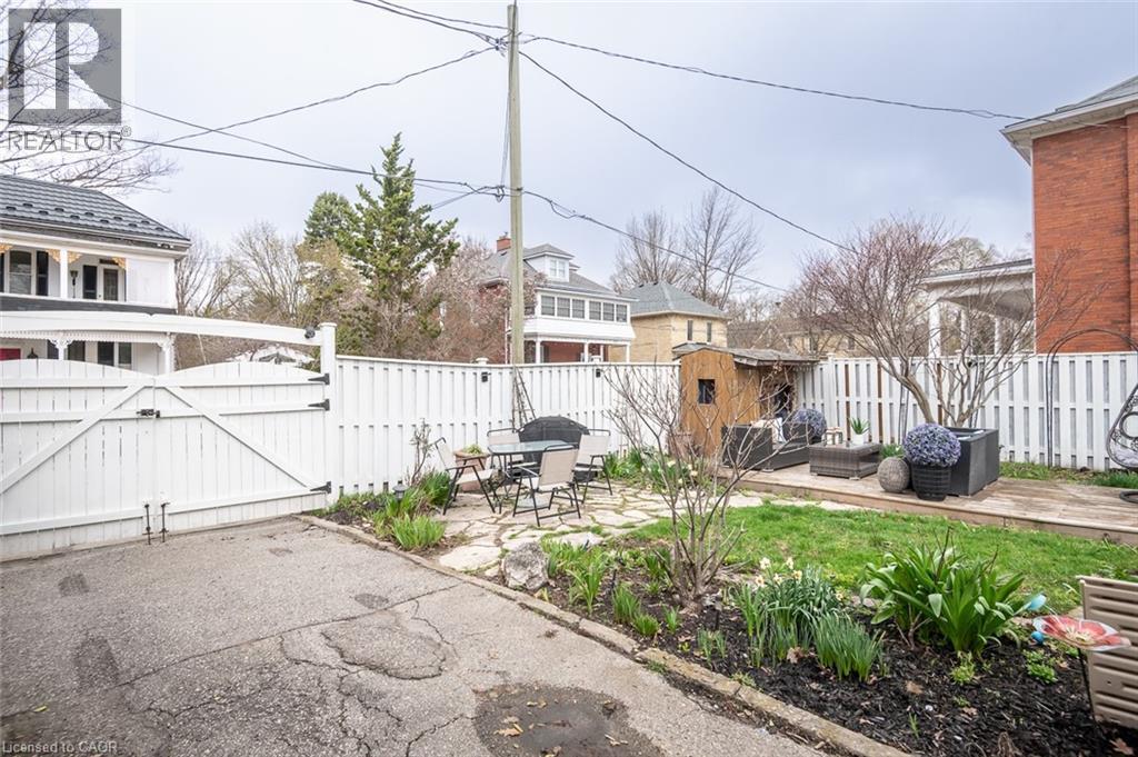 207 Waterloo Street N, Cambridge, ON