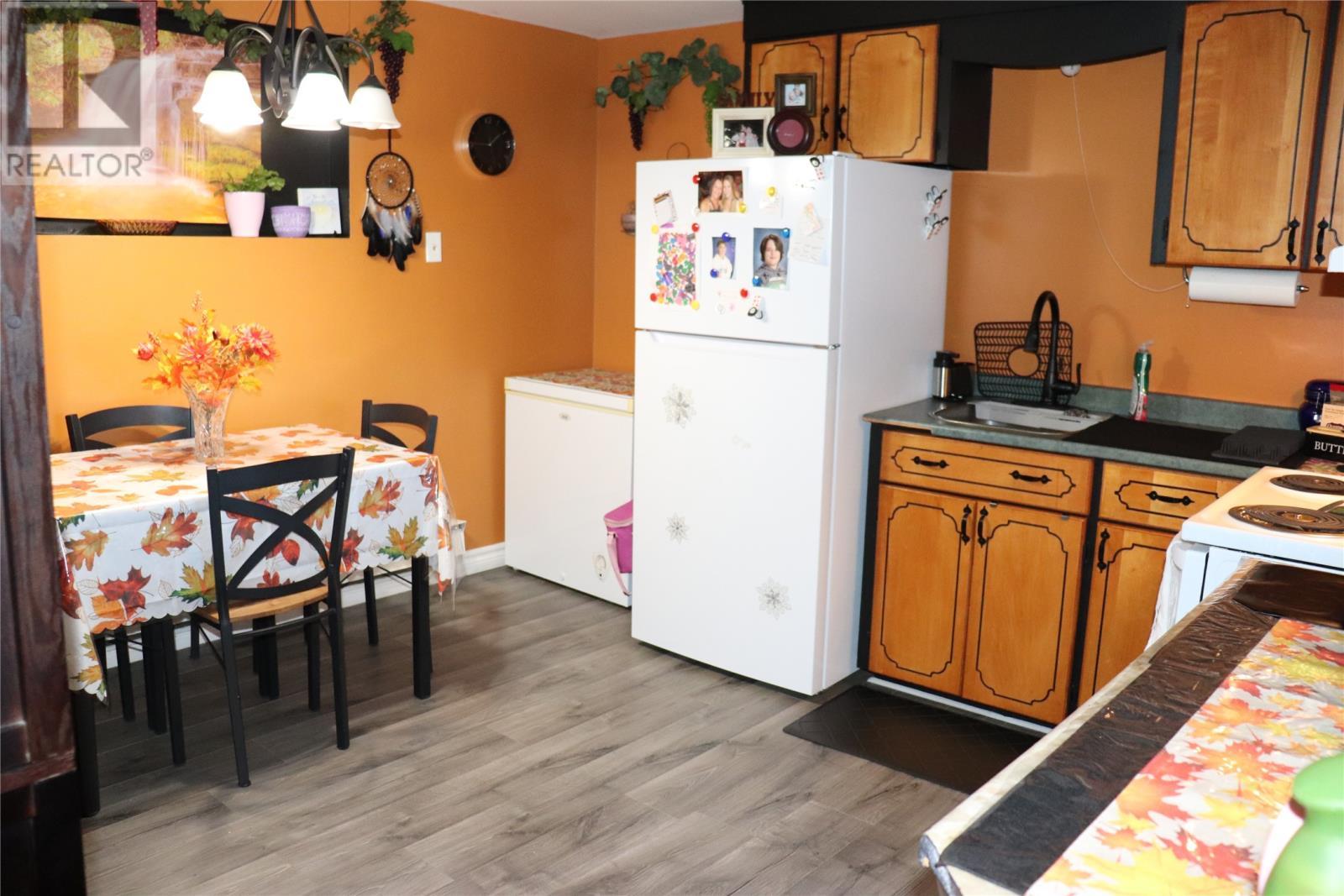 6 Hillview Avenue, Stephenville Crossing, NL