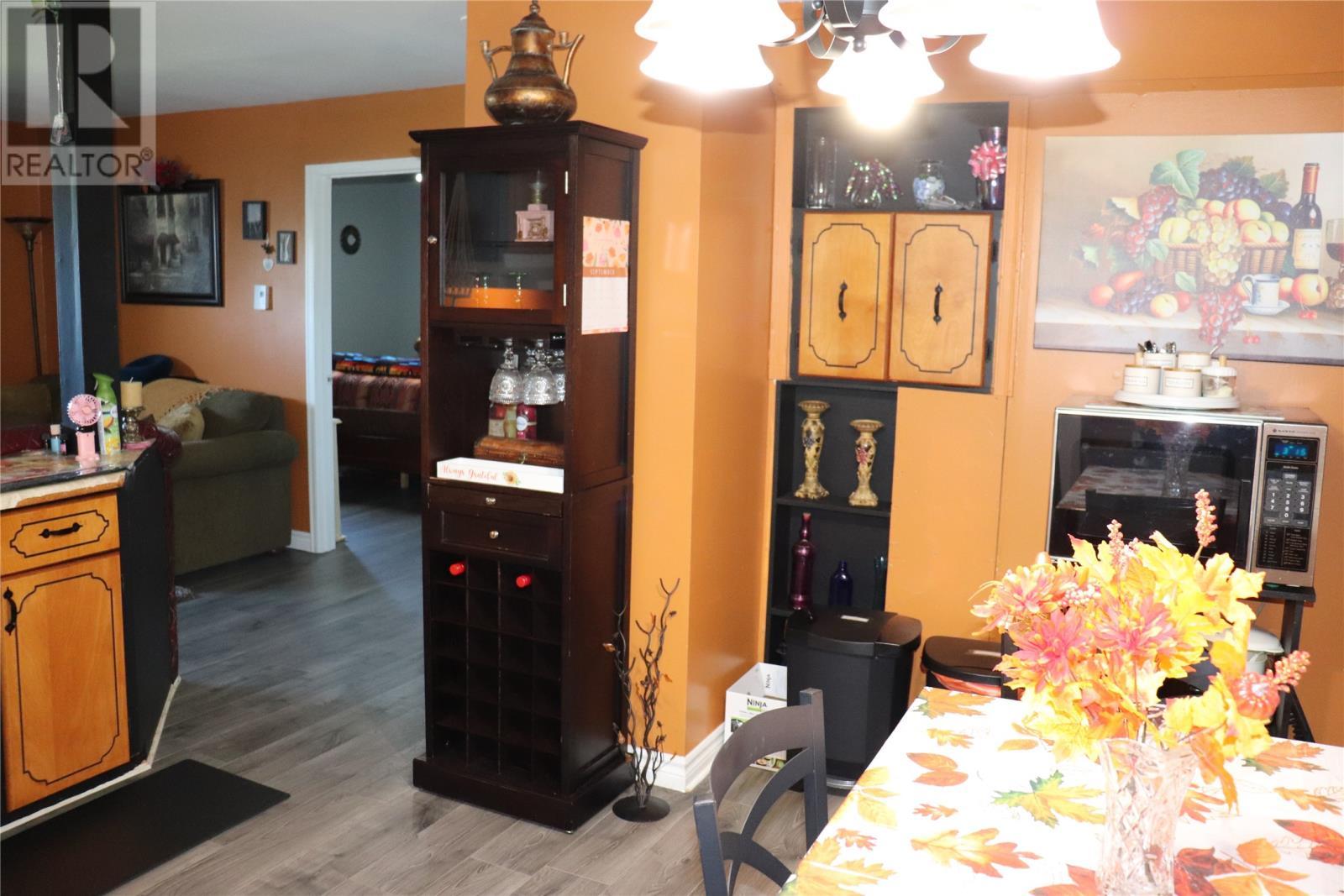 6 Hillview Avenue, Stephenville Crossing, NL