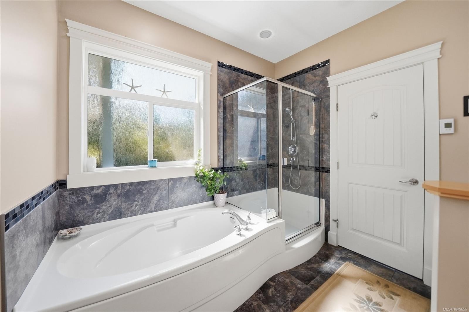 2040 Sun King Rd, Coombs, BC