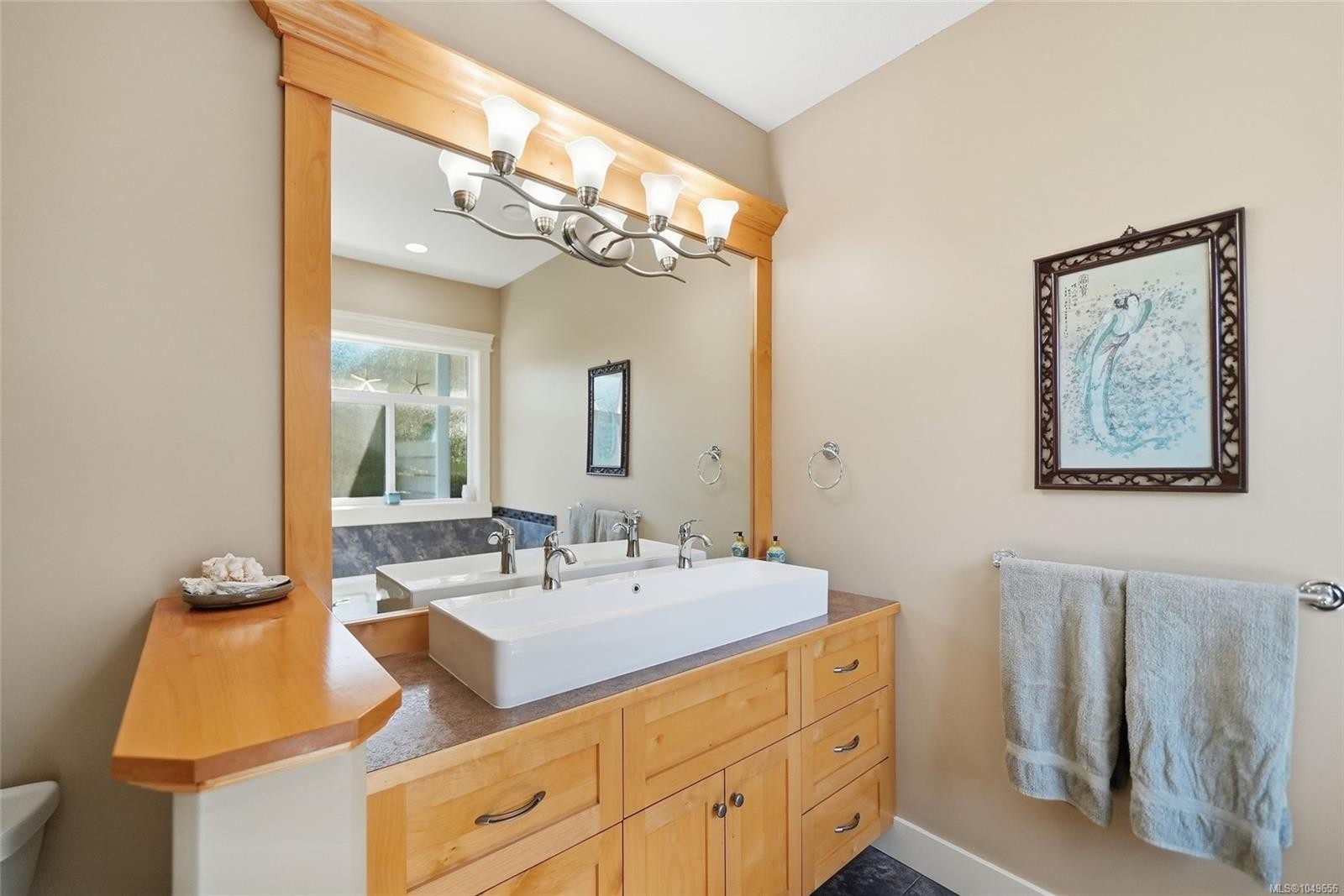 2040 Sun King Rd, Coombs, BC