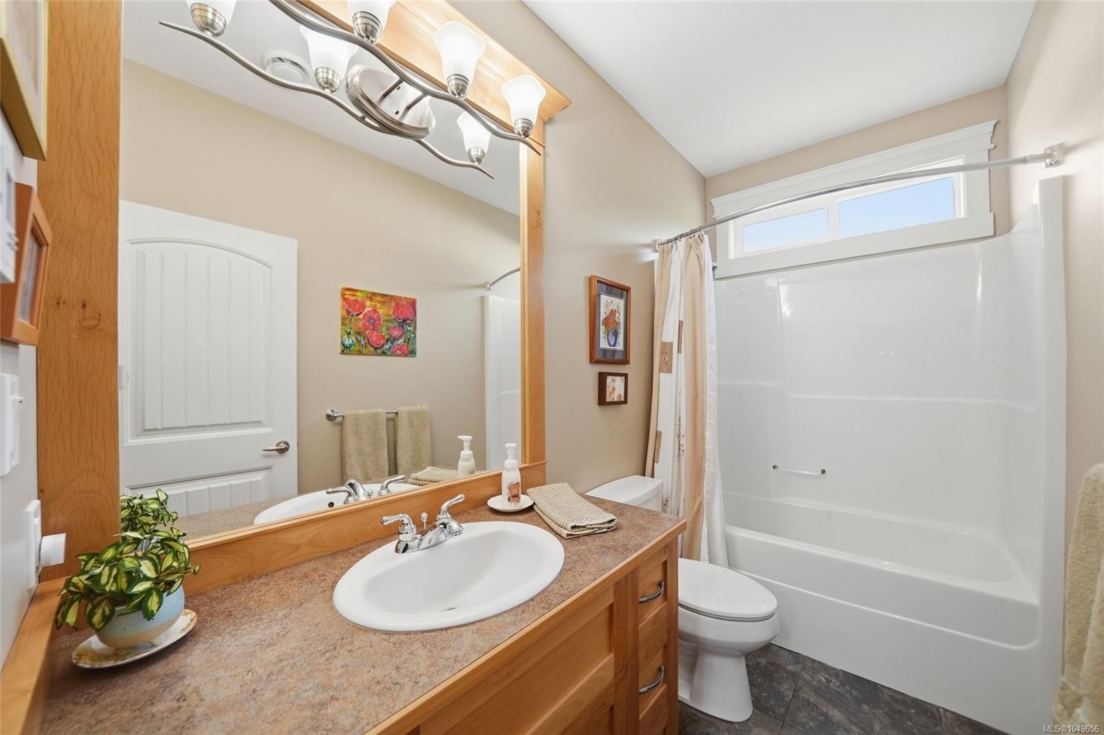 2040 Sun King Rd, Coombs, BC