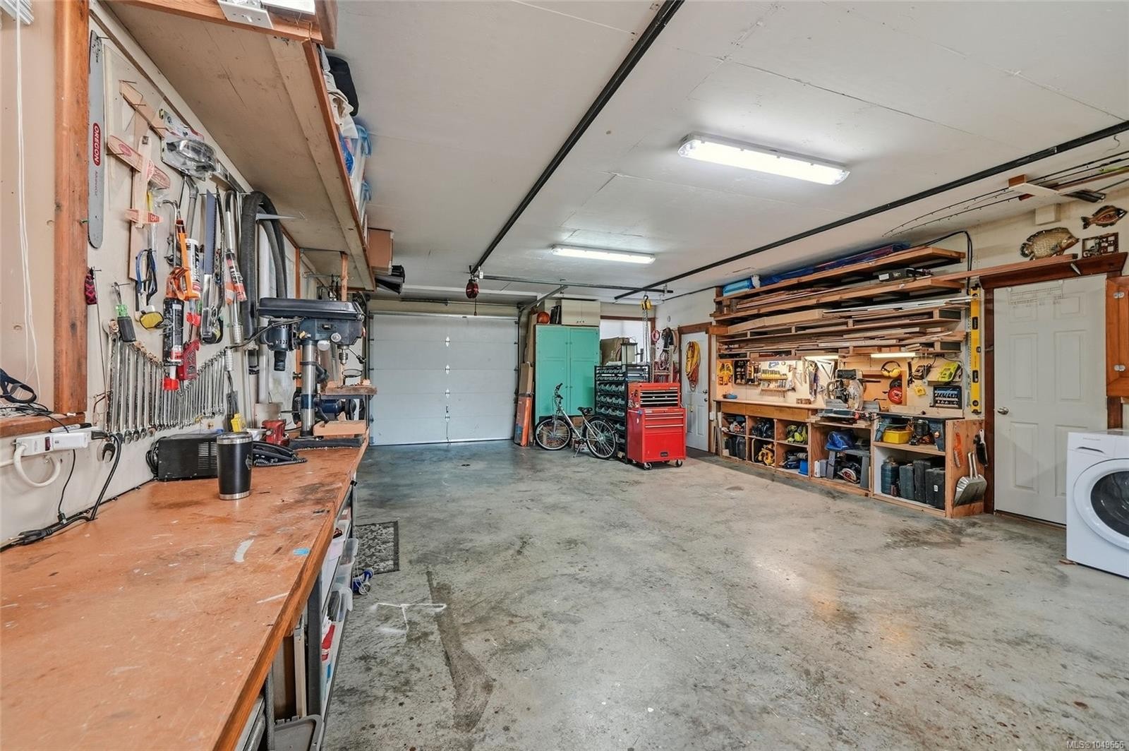 2040 Sun King Rd, Coombs, BC
