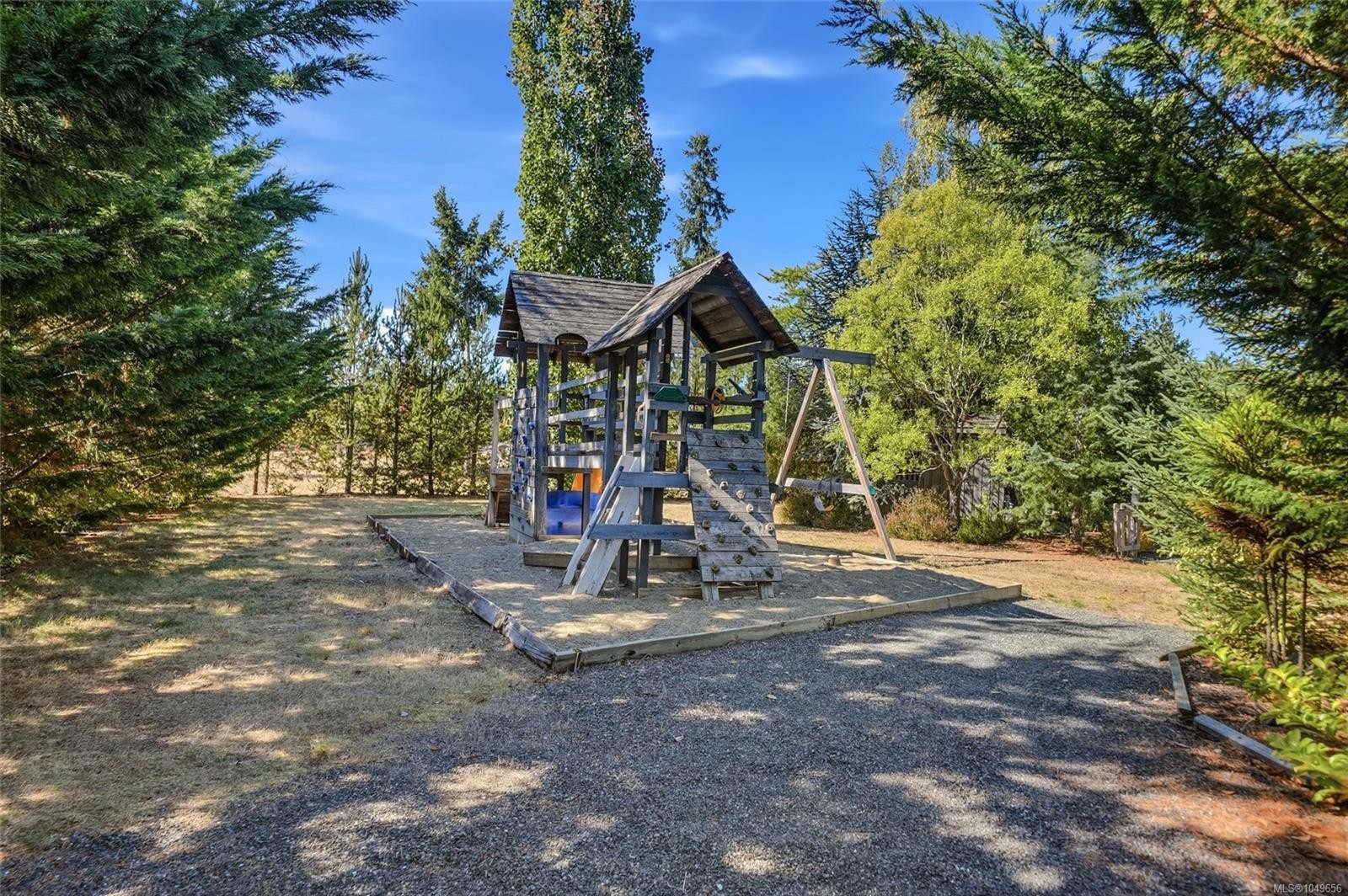 2040 Sun King Rd, Coombs, BC