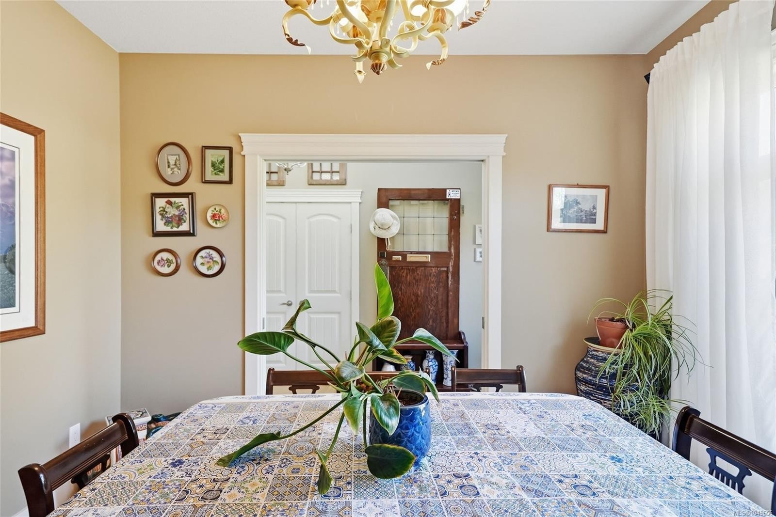 2040 Sun King Rd, Coombs, BC