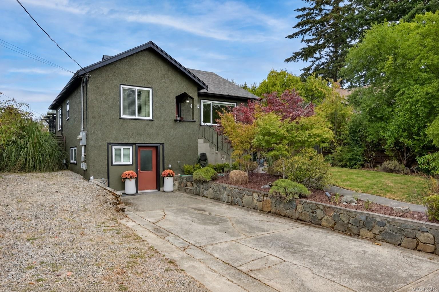 1000 Tattersall Dr, Saanich, BC