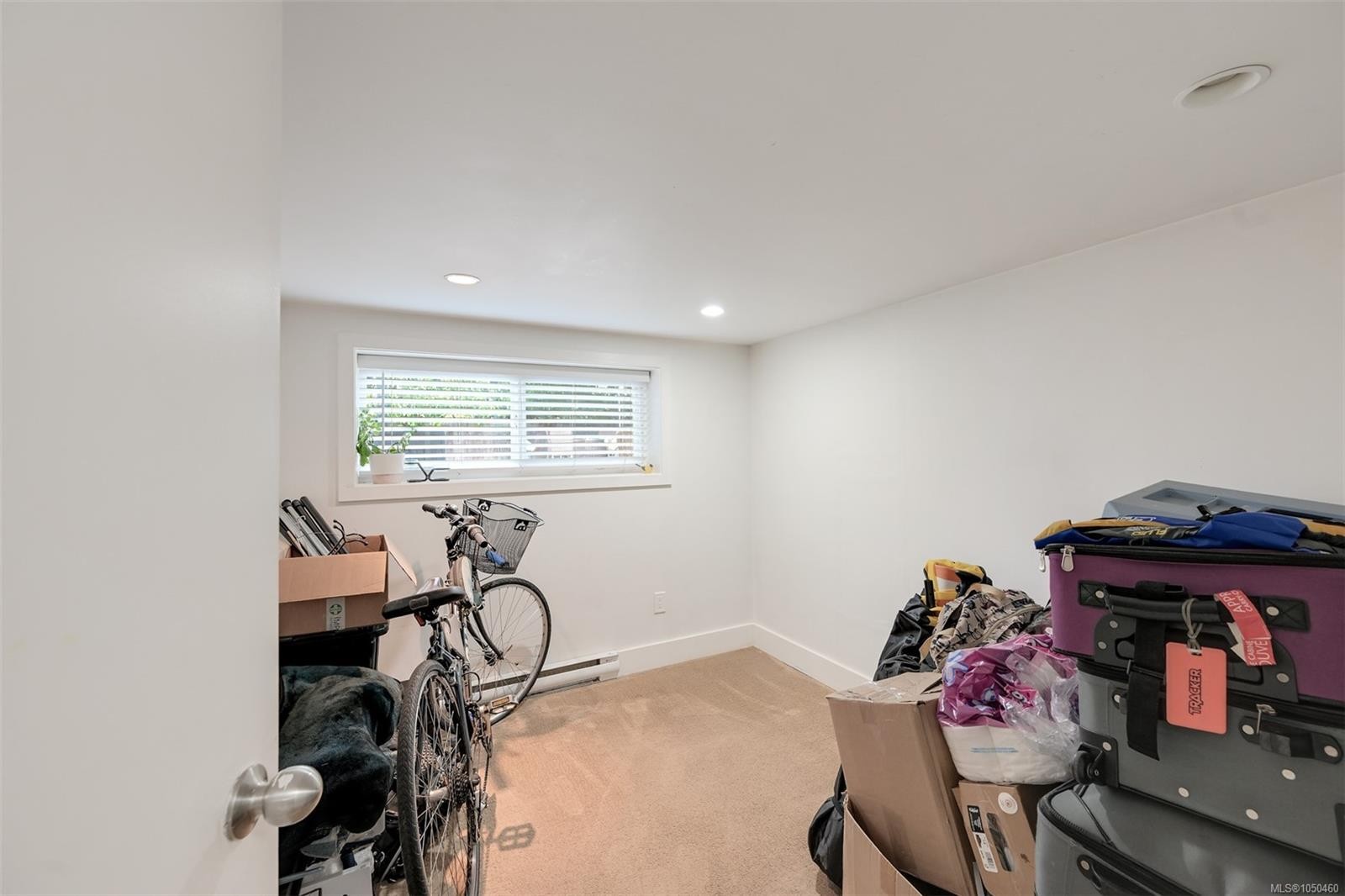 1000 Tattersall Dr, Saanich, BC