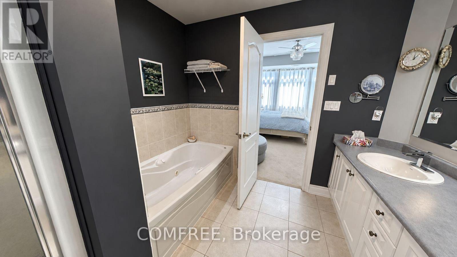 312 - 78 Sunset Boulevard, New Tecumseth, ON