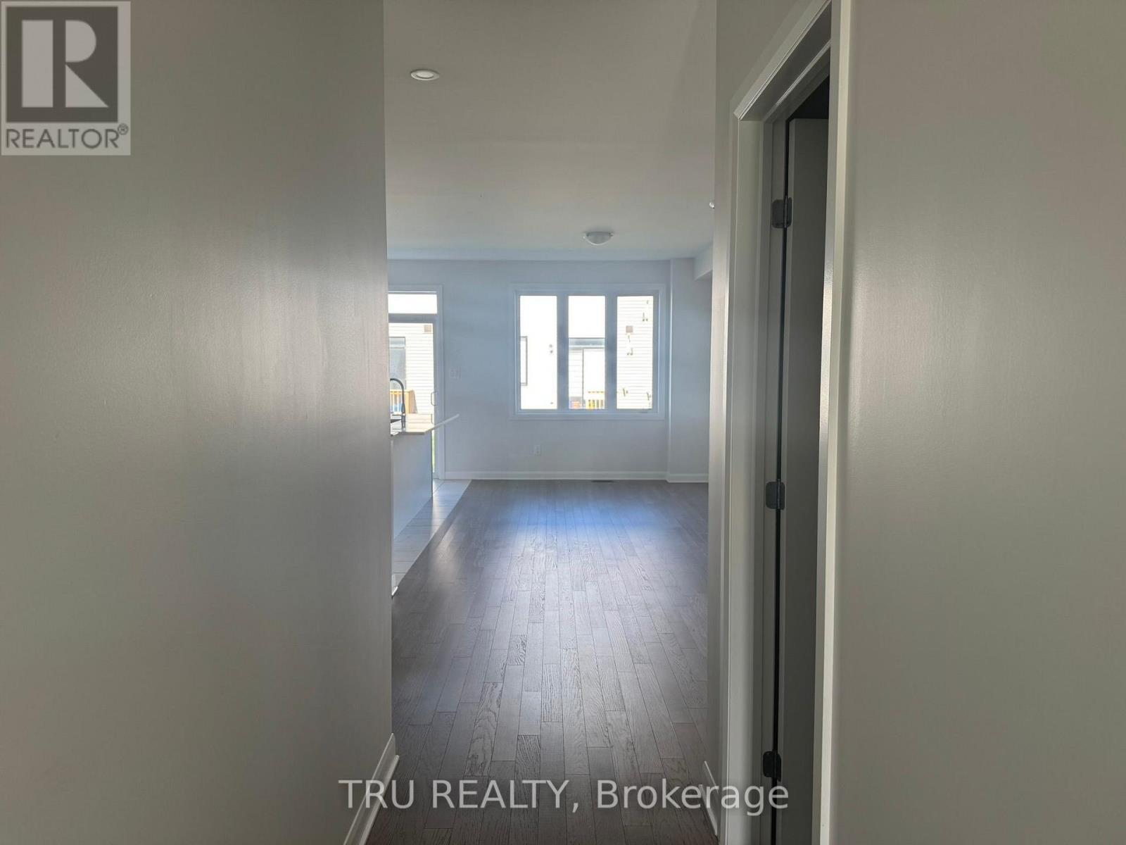 Entry Hallway - 76 Osler Street, Ottawa, ON