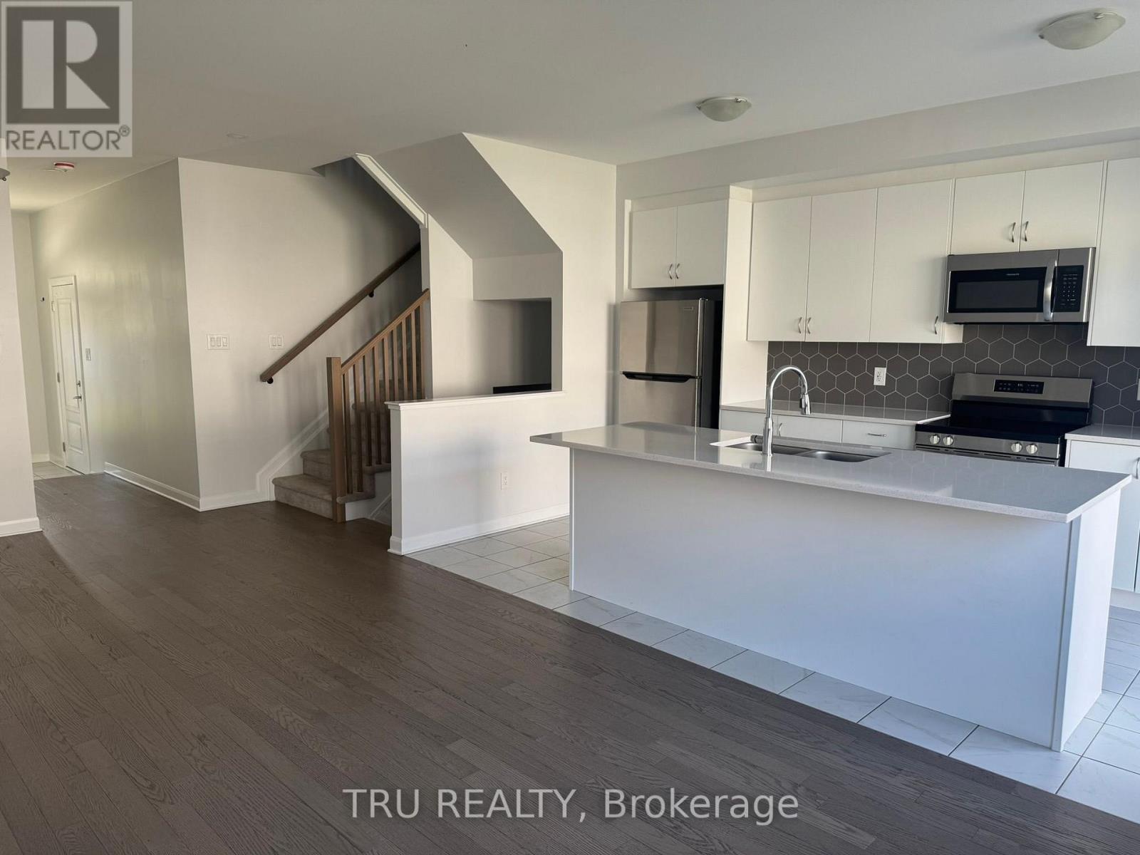 Kitchen with Stainless steel appliances - 76 Osler Street, Ottawa, ON