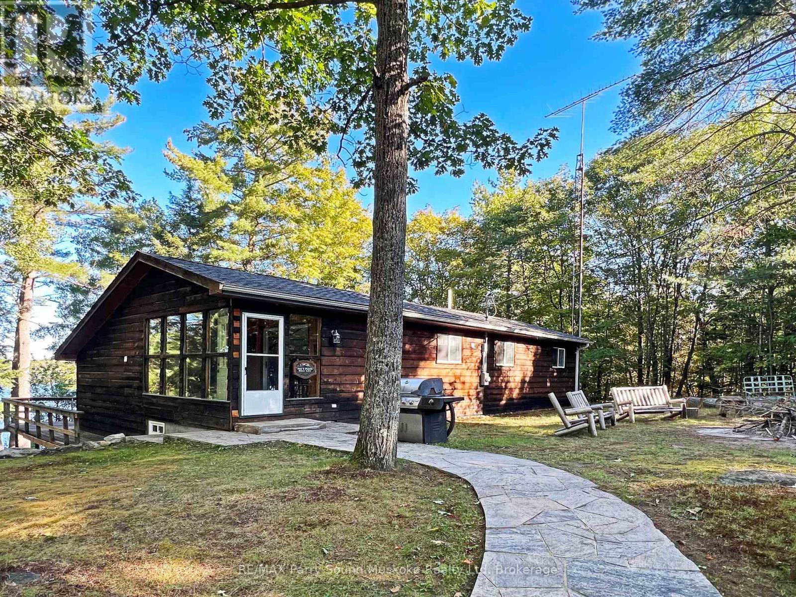 1472 sq ft Cottage, 3 bedrooms, 1 bath - 33 Houston Lane, Seguin, ON