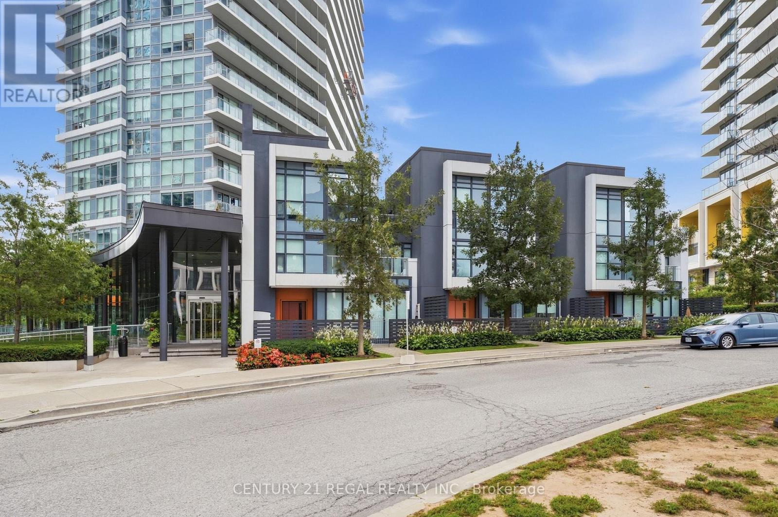 Th07 - 113 Mcmahon Drive, Toronto, ON