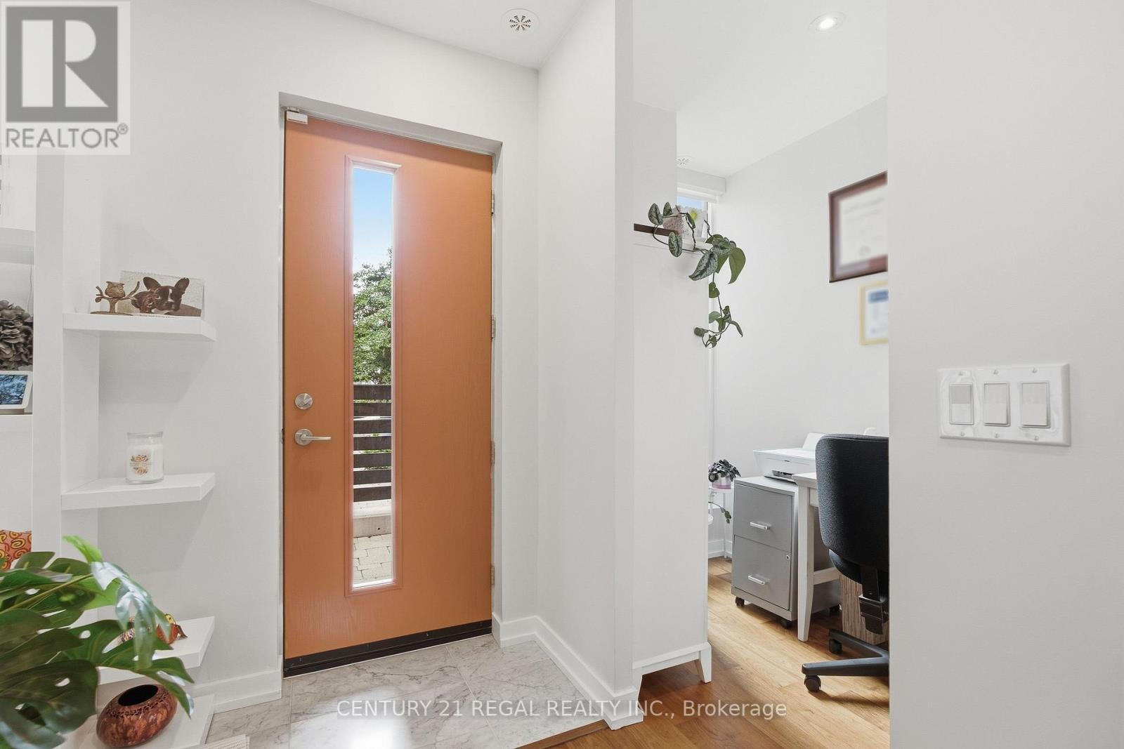 Th07 - 113 Mcmahon Drive, Toronto, ON