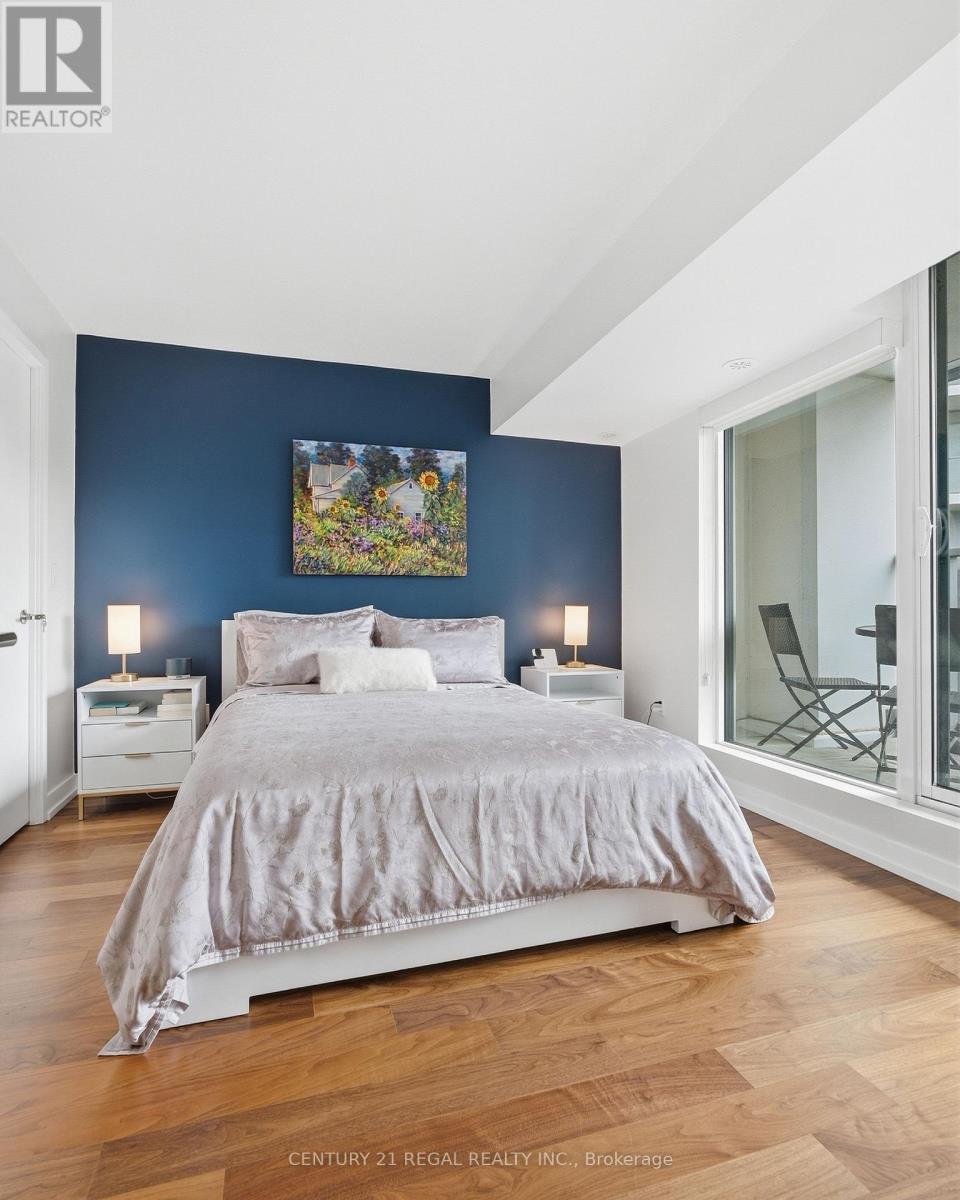 Th07 - 113 Mcmahon Drive, Toronto, ON
