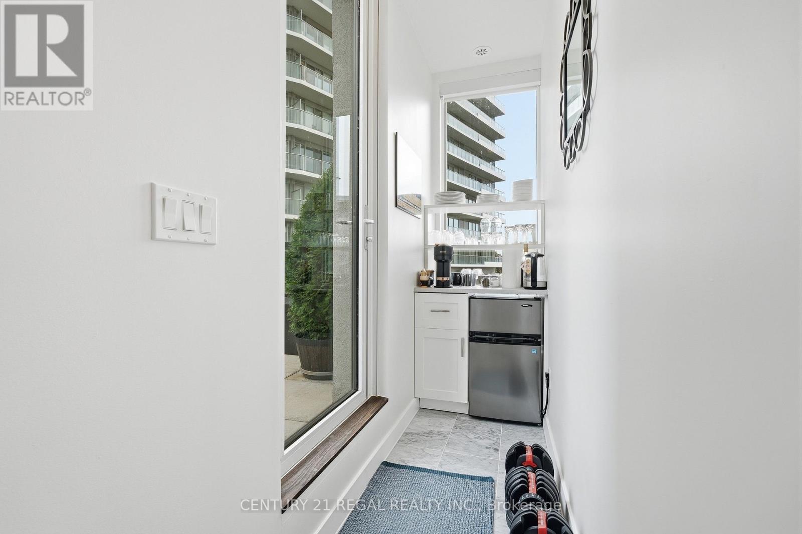 Th07 - 113 Mcmahon Drive, Toronto, ON