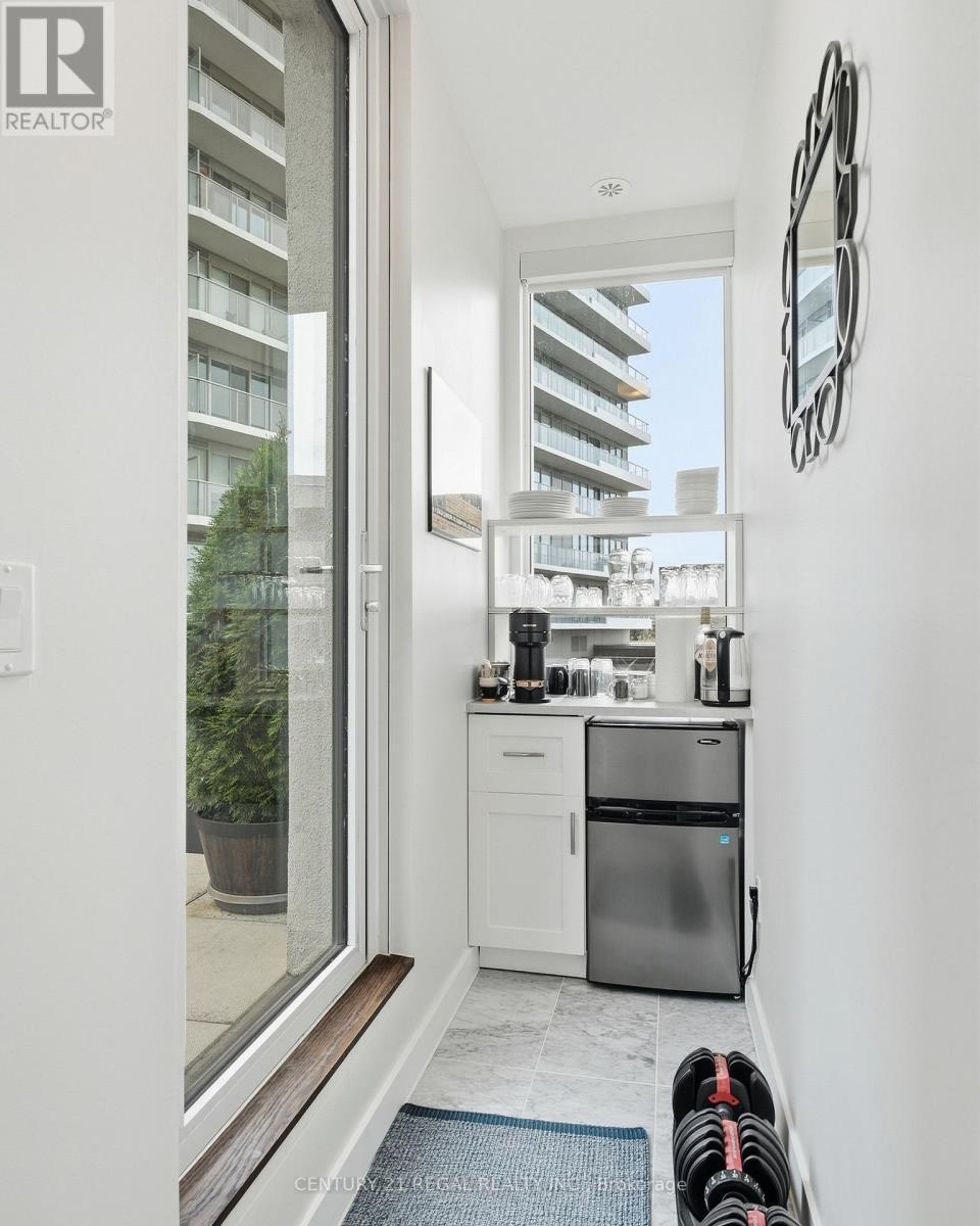 Th07 - 113 Mcmahon Drive, Toronto, ON