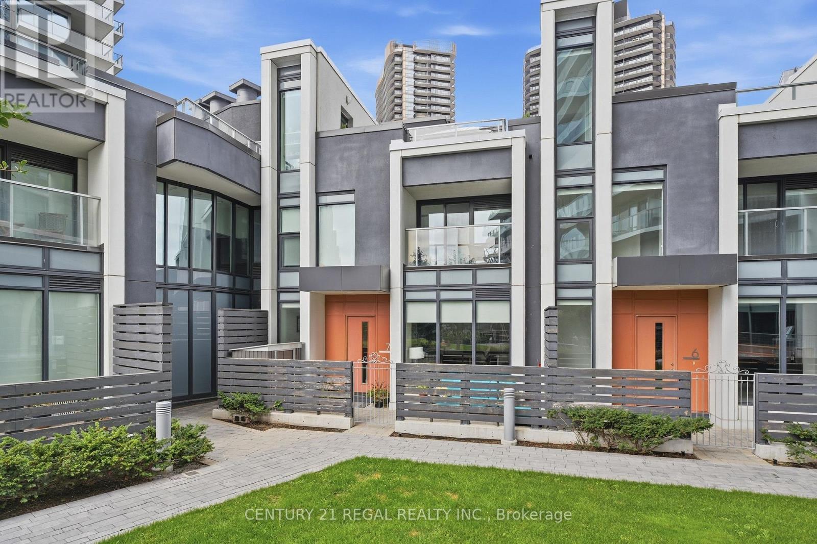 Th07 - 113 Mcmahon Drive, Toronto, ON