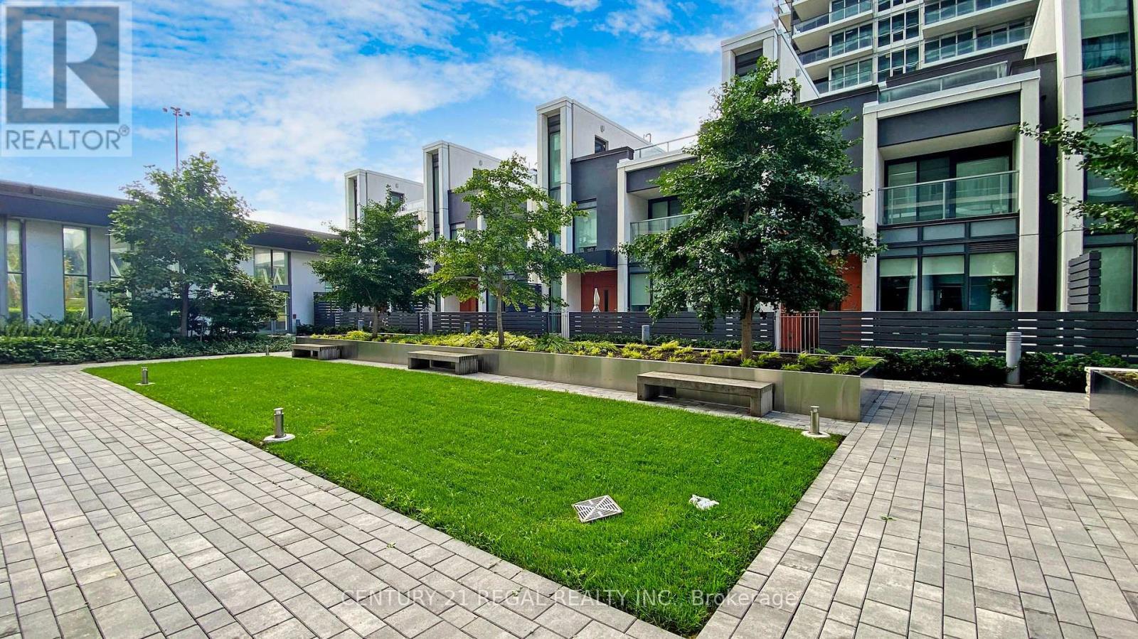 Th07 - 113 Mcmahon Drive, Toronto, ON