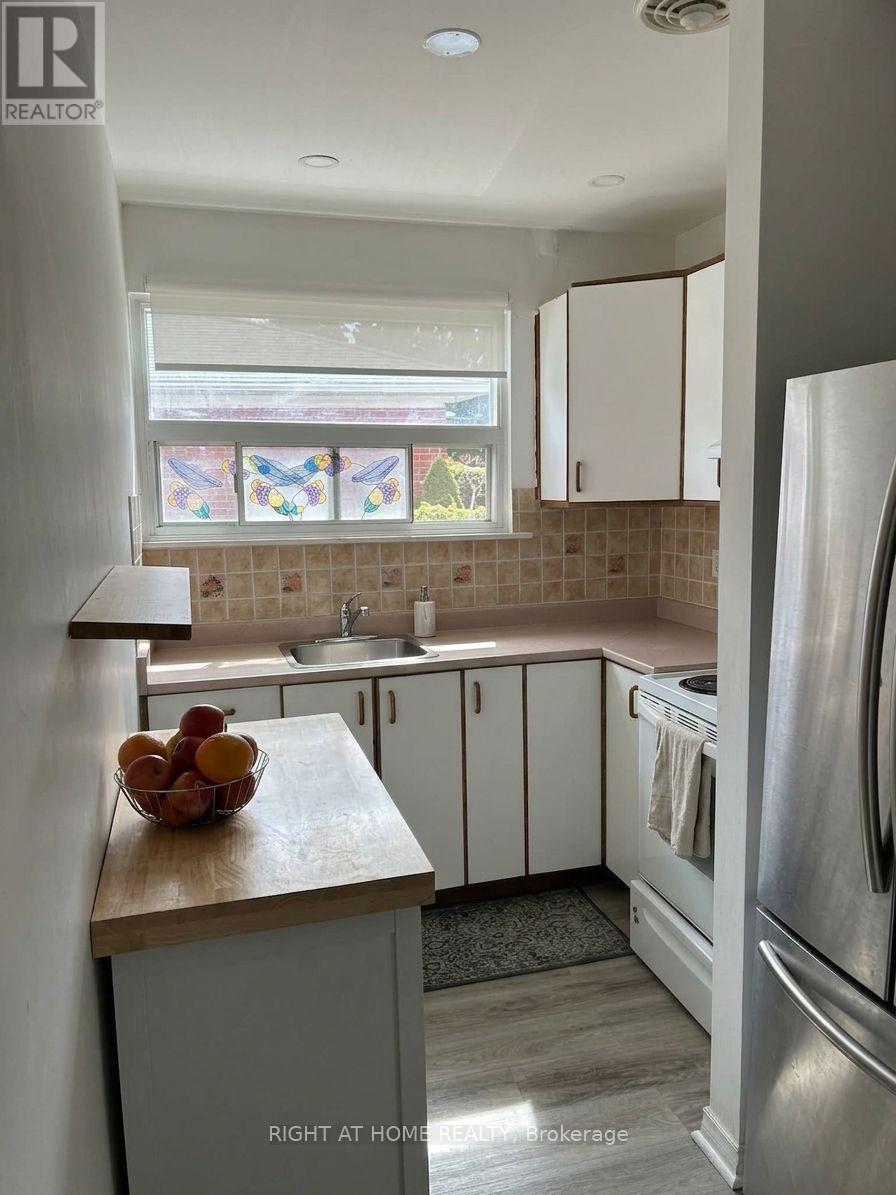 58 Deanvar Avenue, Toronto, ON